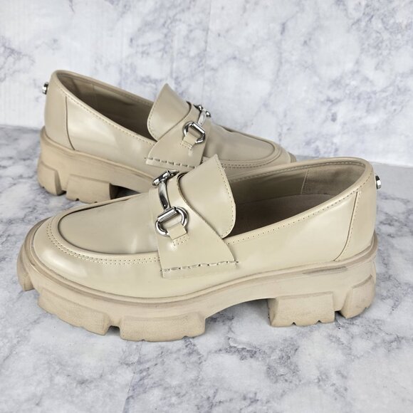 Steve Madden Trifecta Platform Loafers Size 8 Beige Faux Patent Leather Lug Sole - Picture 1 of 10
